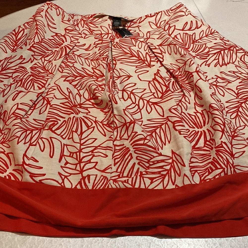 PLUS size Lane Bryant Red & White Pleated Flare Floral Skirt Linen - Picture 11 of 16